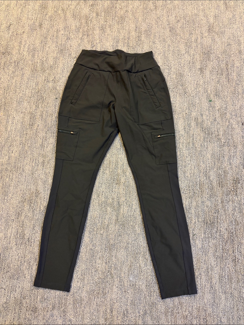 Athleta green  Ankle Cargo stretch pants